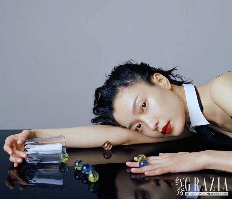 La afamada modelo china Du Juan aparece en la portada de Grazia
