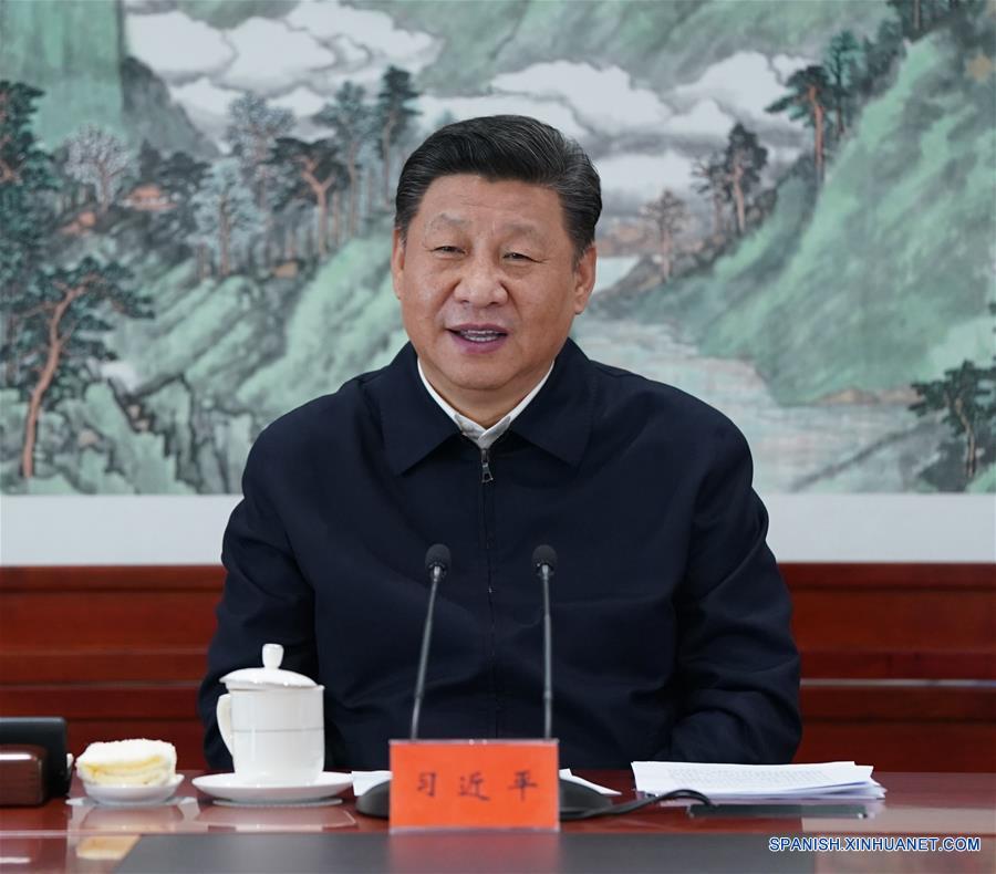 Xi Jinping, secretario general del Comité Central del Partido Comunista de China (PCCh), pronuncia un discurso mientras preside una sesión colectiva de estudio del Buró Político del Comité Central del PCCh en el People's Daily, en Beijing, capital de China, el 25 de enero de 2019. Xi Jinping pidió el viernes esfuerzos para fomentar el desarrollo integrado de los medios de comunicación y fortalecer el tono dominante en la comunicación pública, con el fin de consolidar la base teórica común de unirse y trabajar duro para todos los miembros de Partido y el conjunto del pueblo. (Xinhua/Xie Huanchi)