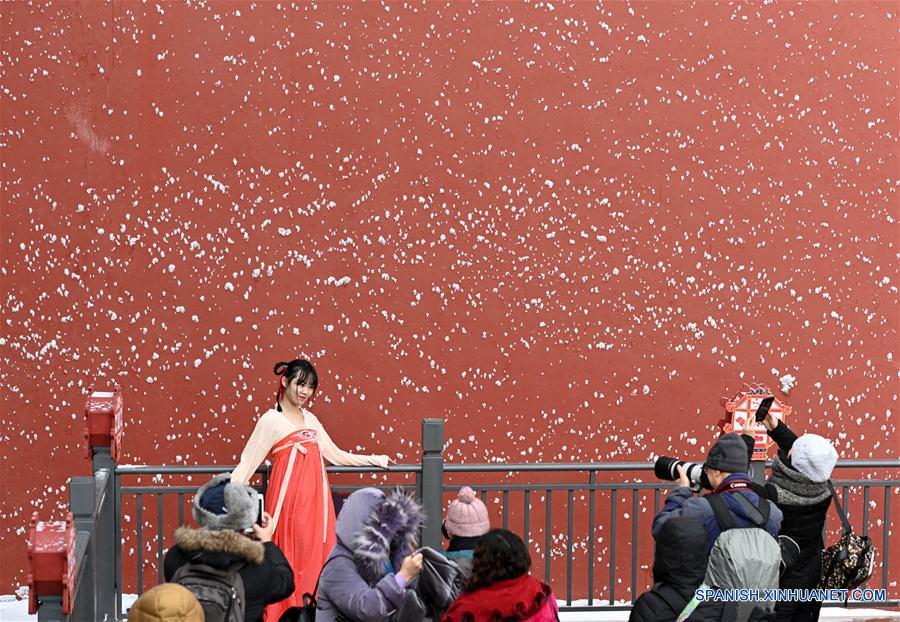 Paisaje nevado en el Museo del Palacio en Beijing