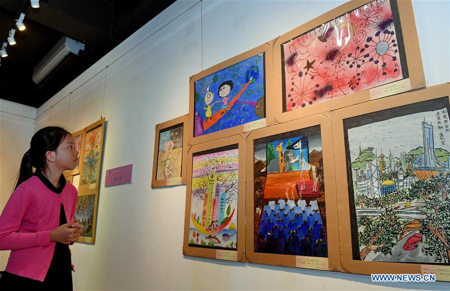 Exposición de obras de arte creadas por niños de ambos lados del Estrecho de Taiwán en Taipei