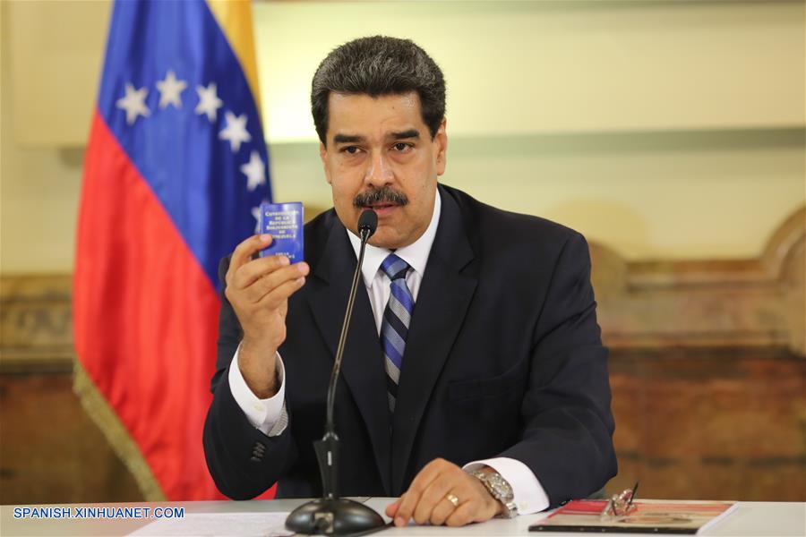 Maduro denuncia que conspiradores contra su país han entrado "en fase de locura y desesperación"