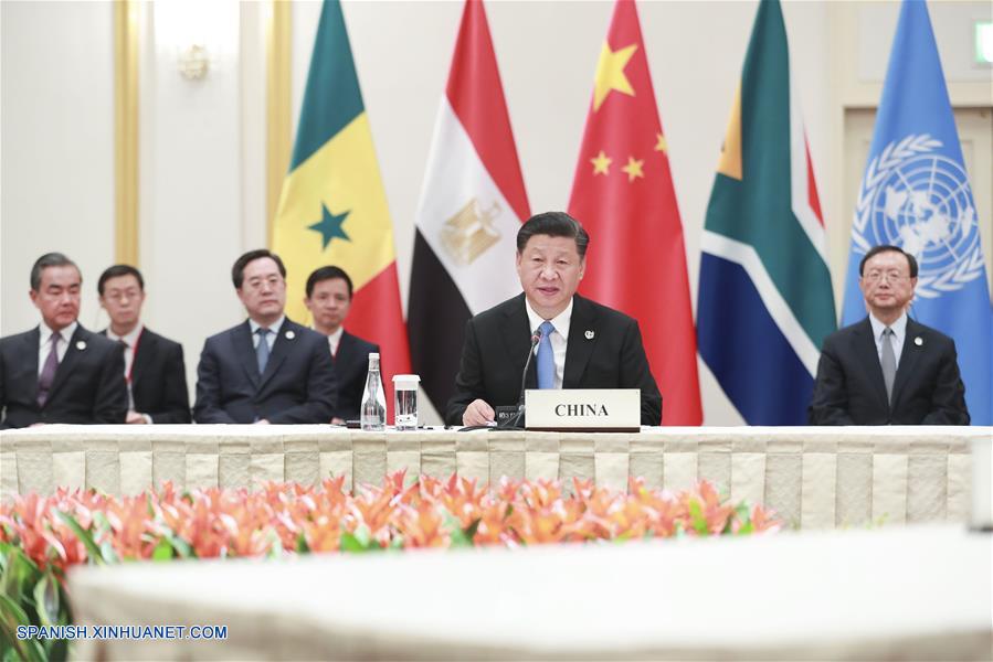 El presidente chino, Xi Jinping, preside una reunión de líderes de China y Africa, en Osaka, Japón, el 28 de junio de 2019. A la reunión también asistieron el presidente sudafricano, Cyril Ramaphosa, también excopresidente africano del Foro sobre la Cooperación China-Africa (FOCAC, por sus siglas en inglés); el presidente egipcio, Abdel-Fattah al-Sisi, también presidente rotatorio de la Unión Africana (UA); el presidente senegalés, Macky Sall, actual copresidente africano del FOCAC, y el secretario general de la ONU, Antonio Guterres. (Xinhua/Pang Xinglei)