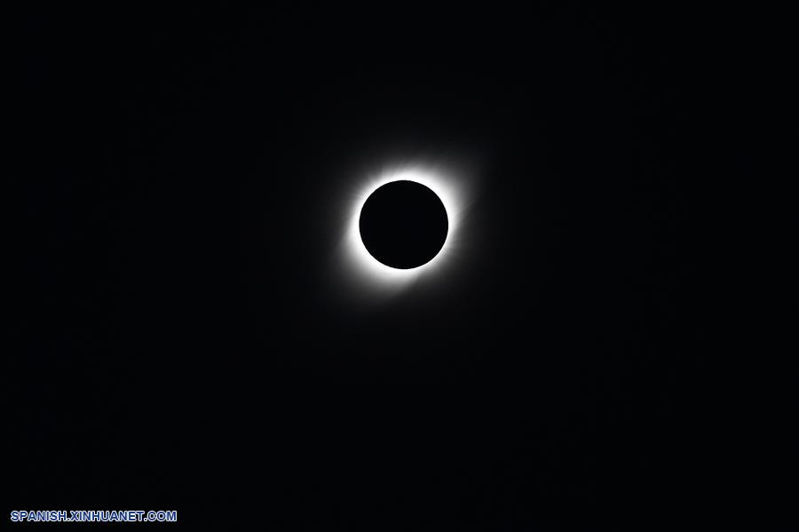 ESPECIAL: Eclipse solar total oscurece varias ciudades en norte chileno