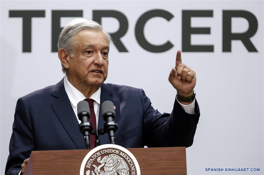 El presidente mexicano, Andrés Manuel López Obrador, habla durante su Primer Informe de Gobierno, en Palacio Nacional, en la Ciudad de México, capital de México, el 1 de septiembre de 2019. El presidente de México, Andrés Manuel López Obrador, llamó el domingo al Congreso para que cancele el fuero a servidores públicos y apruebe la reforma constitucional que envió para instaurar la revocación de mandato. (Xinhua/Francisco Cañedo)