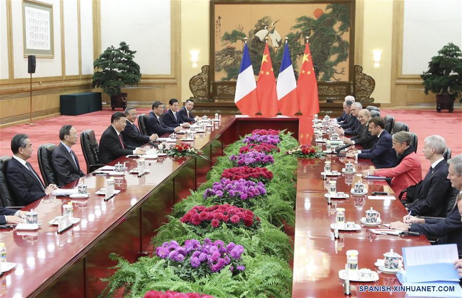 El presidente chino, Xi Jinping, sostiene conversaciones con el presidente francés, Emmanuel Macron, en el Gran Palacio del Pueblo en Beijing, capital de China, el 6 de noviembre de 2019. (Xinhua/Ding Haitao)