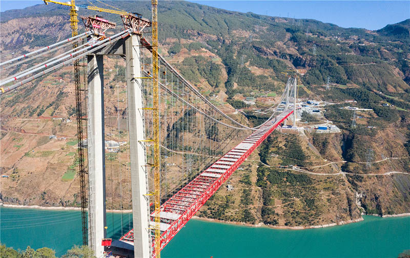 Parche volumen Lluvioso Finaliza la construcción del puente colgante más grande del mundo