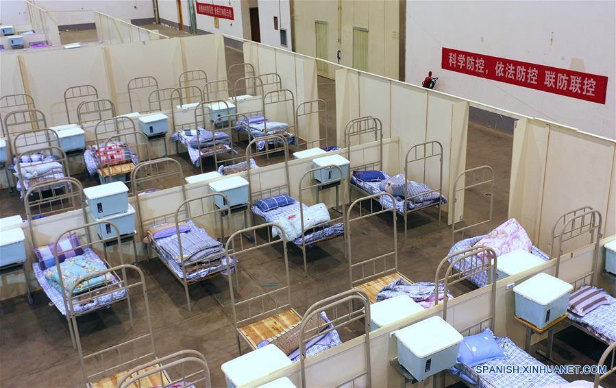 WUHAN, 8 febrero, 2020 (Xinhua) -- Imagen aérea del 8 de febrero de 2020 de la unidad de enfermería B del "Wuhan Livingroom" en Wuhan, provincia de Hubei, en el centro de China. El complejo de edificios culturales denominado "Wuhan Livingroom," que se convirtió en hospital para recibir pacientes infectados con el nuevo coronavirus, está diseñado para alojar 2,000 camas. La unidad de enfermería B del hospital está lista, mientras la unidad A se ha puesto en uso antes. (Xinhua/Li He)