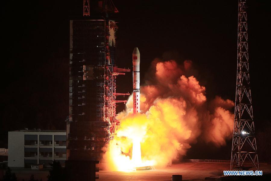 China lanza cuatro nuevos satélites para experimentos tecnológicos