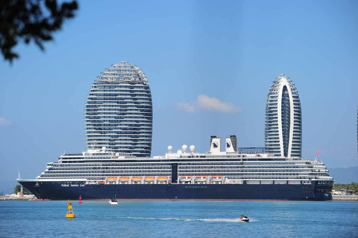 Las empresas nacionales y extranjeras deben invertir más en las zonas francas 
