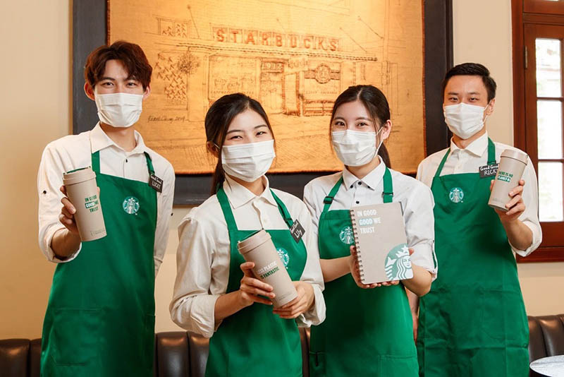 Starbucks se unió a las empresas innovadoras basadas en plantas Beyond Meat, Inc y Oatly para lanzar nuevos productos en sus tiendas en China el martes. [Foto proporcionada a chinadaily.com.cn]