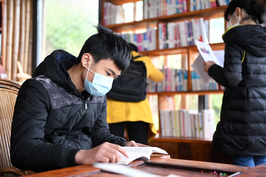 Reabrirán más escuelas y universidades en China