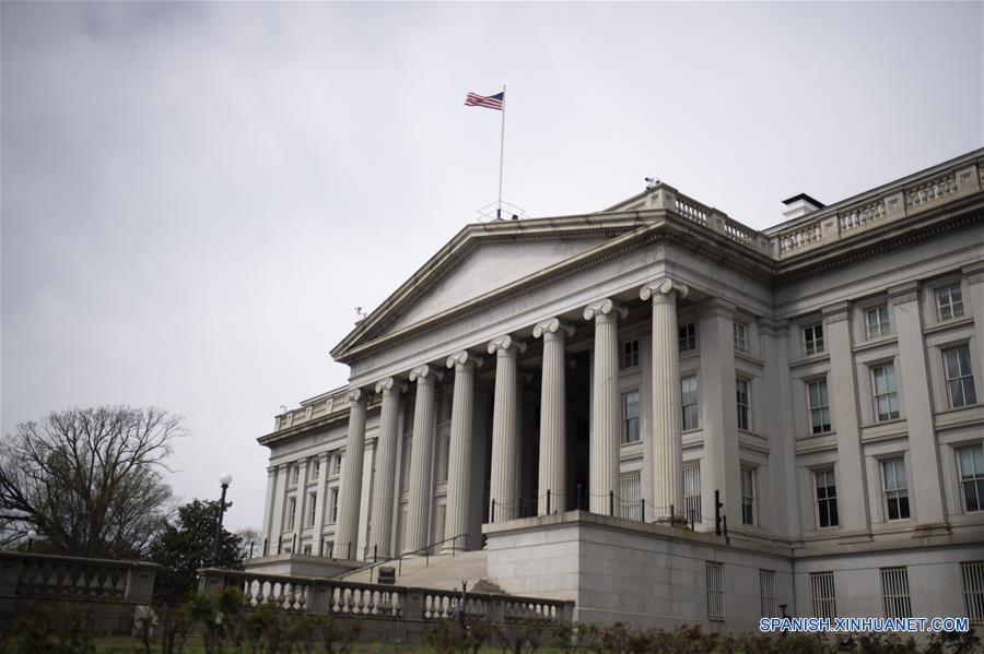 Imagen del 27 de marzo de 2020 del Departamento del Tesoro estadounidense en Washington D.C., Estados Unidos. La actividad económica de Estados Unidos en el primer trimestre se contrajo en una tasa anual de 4,8 por ciento en medio del impacto de la COVID-19, el mayor descenso desde la Gran Recesión, informó el miércoles el Departamento de Comercio del país. (Xinhua/Liu Jie)