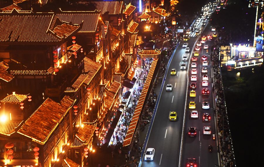 China registra 121 millones de viajes de pasajeros durante vacaciones del Día del Trabajo