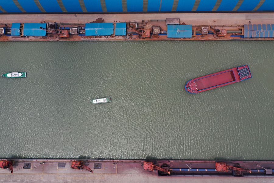 Buque de carga eléctrico chino supera con éxito pruebas en río Yangtze