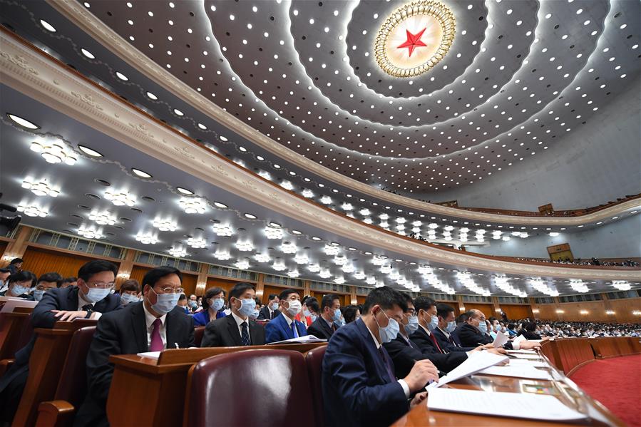 BEIJING, 25 mayo, 2020 (Xinhua) -- La segunda reunión plenaria de la tercera sesión de la XIII Asamblea Popular Nacional (APN) se lleva a cabo en el Gran Palacio del Pueblo en Beijing, capital de China, el 25 de mayo de 2020. (Xinhua/Zhai Jianlan)