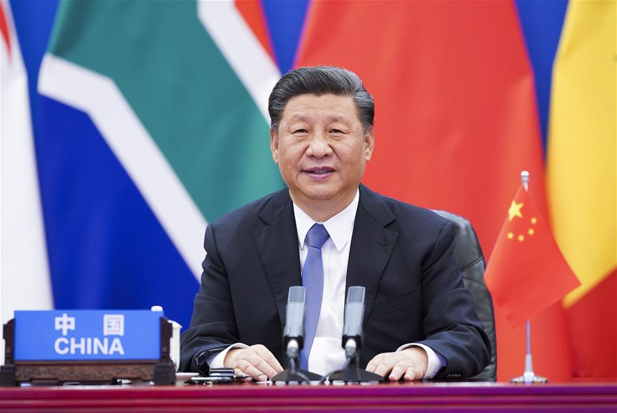 BEIJING, 17 junio, 2020 (Xinhua) -- El presidente chino, Xi Jinping, preside la Cumbre Extraordinaria China-África sobre la Solidaridad contra la COVID-19 y pronuncia un discurso en la cumbre en Beijing, capital de China, el 17 de junio de 2020. La cumbre, celebrada a través de un enlace de video, fue propuesta conjuntamente por China, Sudáfrica, que ostenta la presidencia rotatoria de la Unión Africana, y Senegal, copresidente del Foro de Cooperación China-África. (Xinhua/Huang Jingwen)