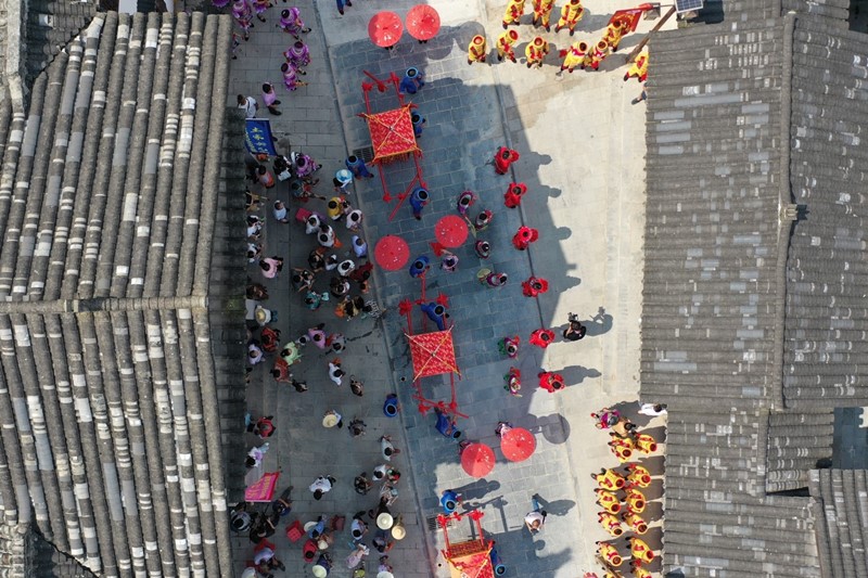 Tradicional "Encuentro de Hijas" de 2020, en Enshi, China.