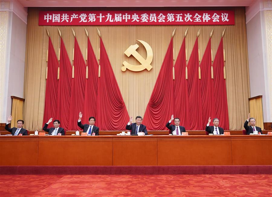 Xi Jinping, Li Keqiang, Li Zhanshu, Wang Yang, Wang Huning, Zhao Leji y Han Zheng asisten a la quinta sesión plenaria del XIX Comité Central del Partido Comunista de China en Beijing, capital de China. La sesión se llevó a cabo en Beijing del 26 al 29 de octubre de 2020. (Xinhua/Wang Ye)