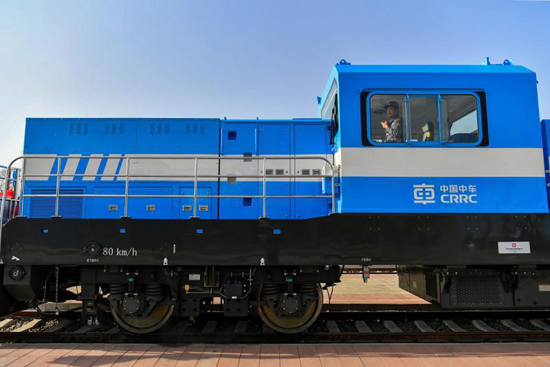 Esta foto del 27 de enero de 2021 muestra la primera locomotora híbrida de célula de combustible de hidrógeno desarrollada por China en Datong. (Xinhua / Cao Yang).
