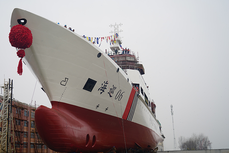China bota un barco de patrulla marina en un astillero de Wuhan