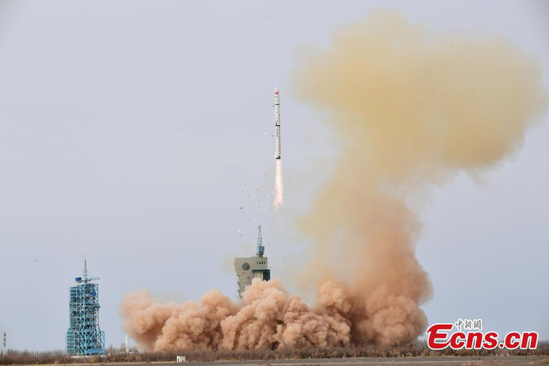 China lanza nuevos satélites para estudiar el entorno electromagnético