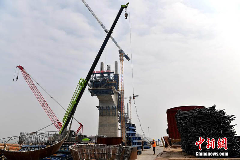 China acelera la construcción del primer tren de alta velocidad sobre el océano de China