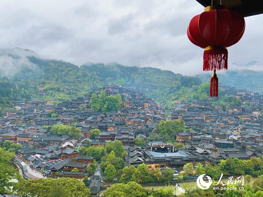 La aldea Xijiang Qianhu Miao es ahora un famoso sitio de turismo cultural en China. (Foto: Pueblo en Línea /Kou Jie)