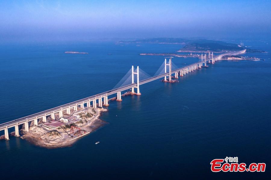 La foto muestra el puente ferroviario del estrecho de Pingtan en Fujian, en el sureste de China. (Servicio de Noticias de China / Wang Dongming)