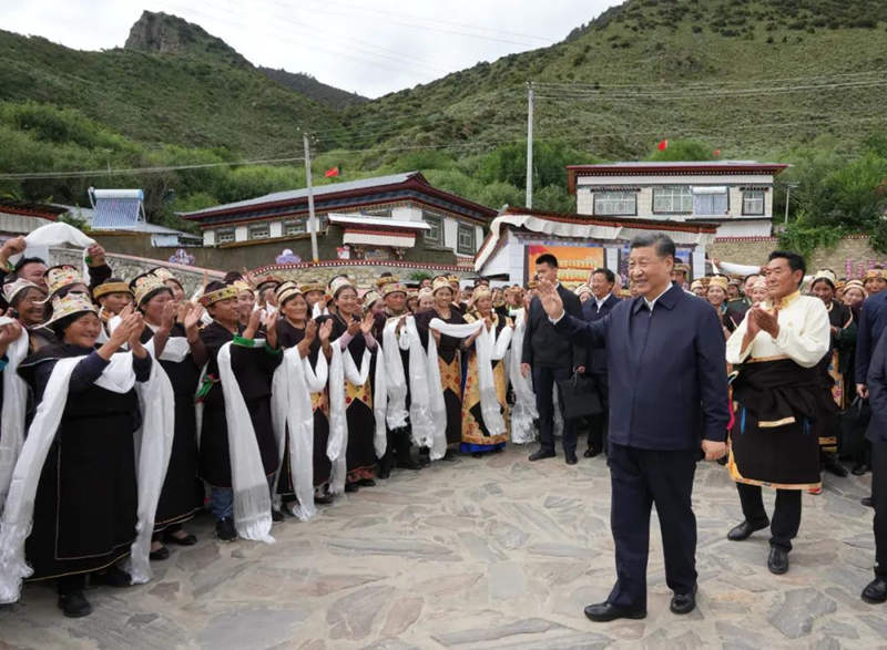 Xi visita ciudad de Nyingchi en la región autónoma del Tíbet