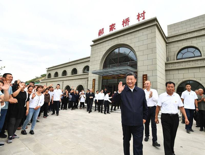 Xi inspecciona distrito noroccidental chino de Suide