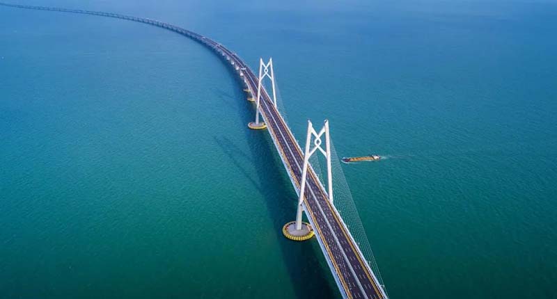 El puente Hong Kong-Zhuhai-Macao celebra su tercer aniversario