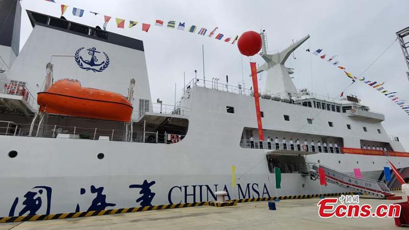 El buque Haixun 09 de la patrulla marítima atraca en un muelle de Guangzhou, provincia de Guangdong, 23 de octubre del 2021. (Foto: Servicios de Noticias de China/ Guo Jun)