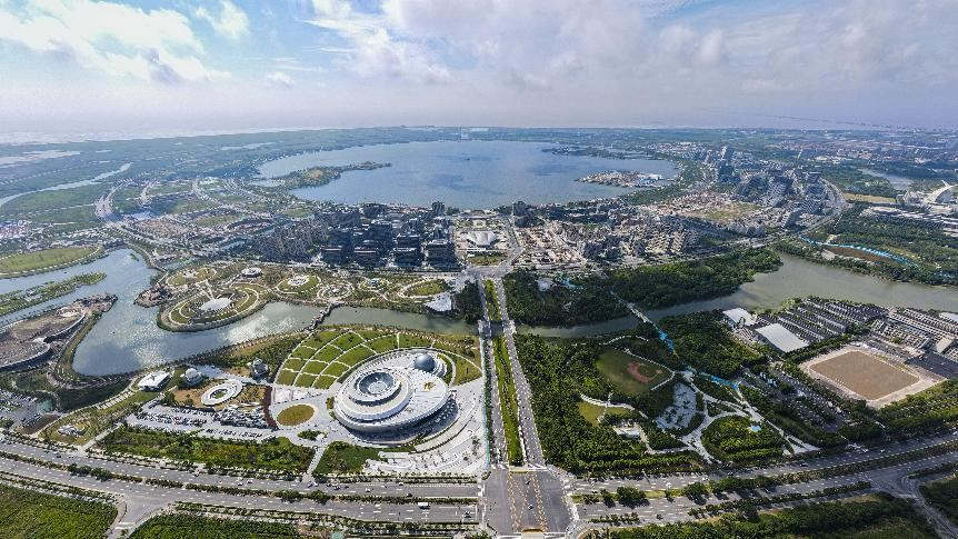 Vista aérea de la nueva área de Lingang de la Zona Piloto de Libre Comercio de China (Shanghai). (Foto de Wang Chu / Pueblo en Línea)