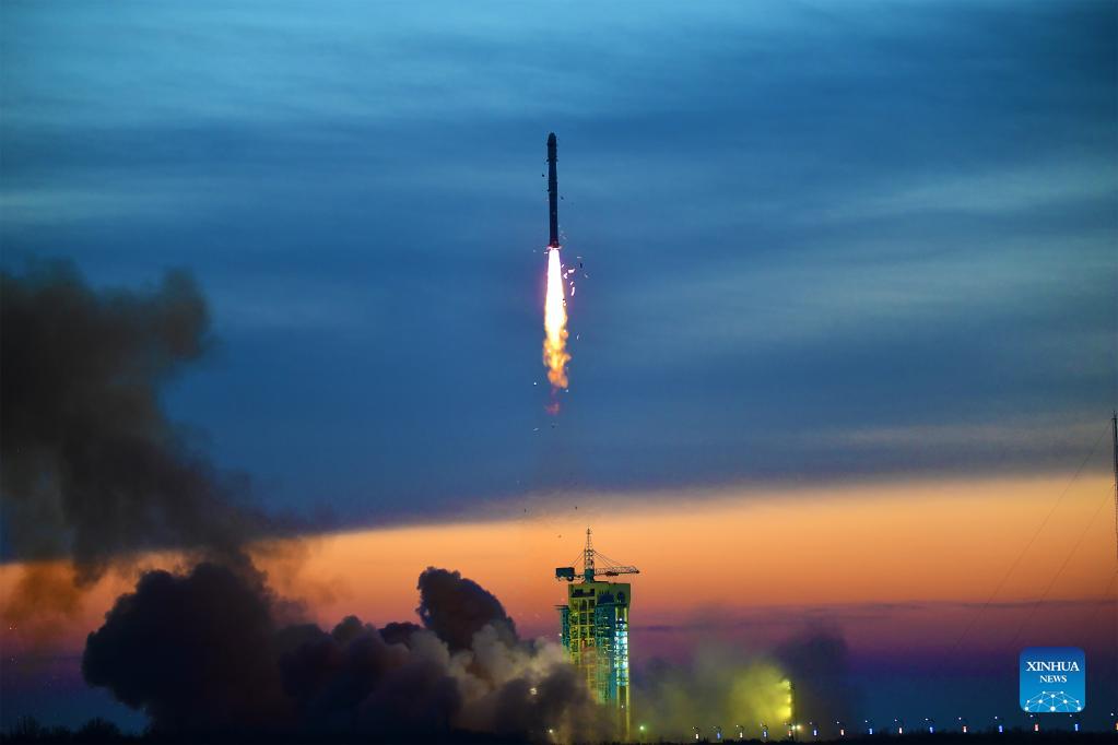 China lanza nuevos satélites