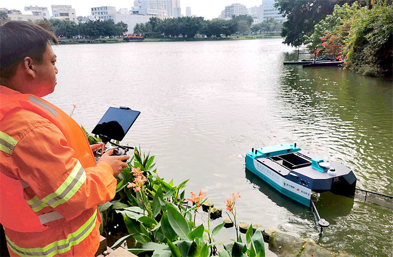 Hainan prueba un barco de limpieza autónomo, 20 veces más eficiente que uno manual