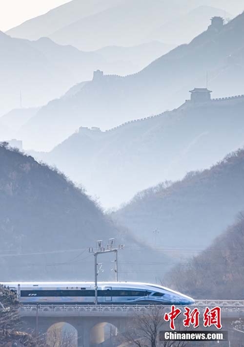 Tren de alta velocidad diseñado para Juegos Olímpicos de Invierno de Beijing realiza su primer viaje