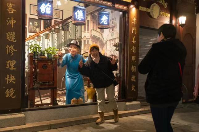 El espectáculo anual de faroles en el Jardín Yuyuan de Shanghai comenzó bajo la inspiración del año del tigre. [Foto: Gao Erqiang/ Chinadaily.com.cn]