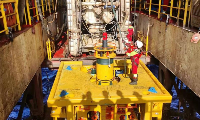 Instalan primer “árbol de Navidad” nacional para la perforación petrolera del Mar Meridional de China