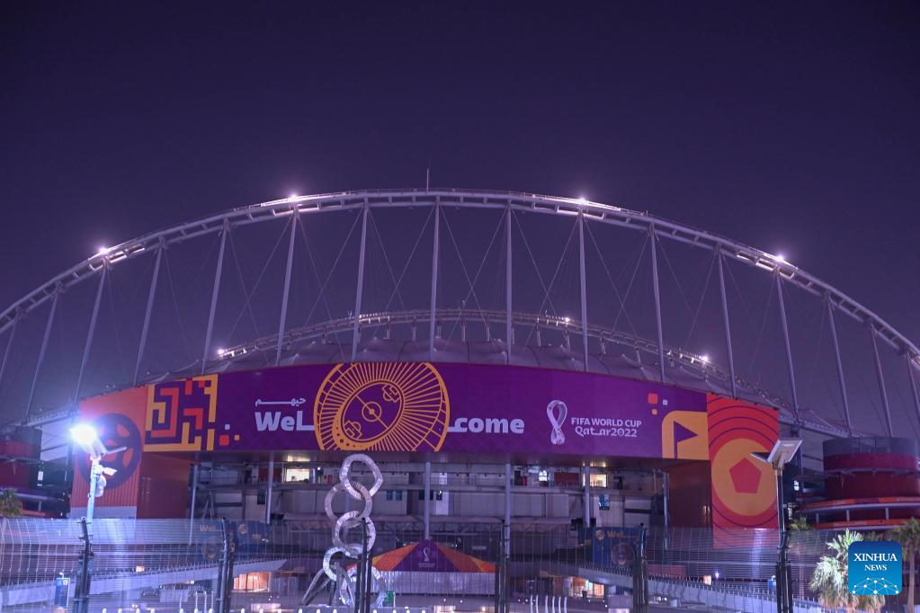 Foto tomada el 11 de noviembre de 2022 muestra la vista exterior del Estadio Internacional Khalifa, que albergará 8 partidos durante la fase final de la Copa Mundial de la FIFA 2022 en Doha, Qatar. (Foto de Nikku/Xinhua)