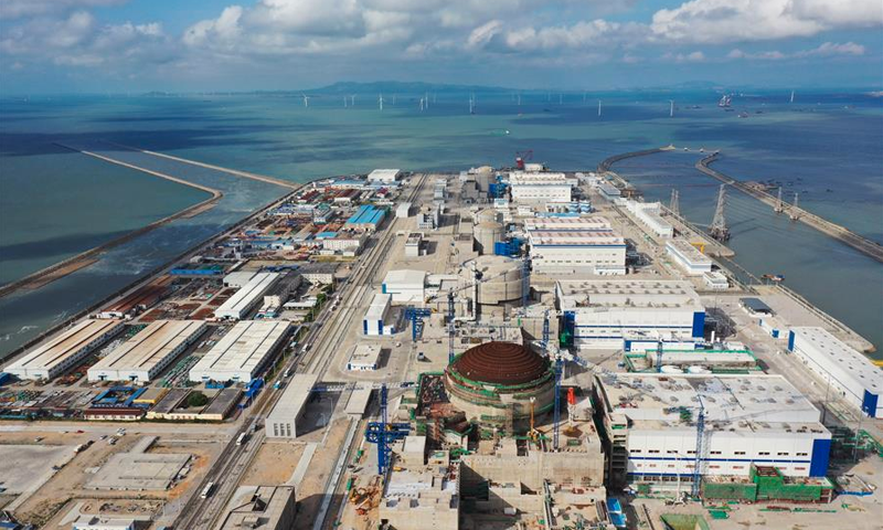 La foto aérea tomada el 31 de agosto de 2020 muestra una vista panorámica del proyecto Fuqing en la ciudad de Fuqing, en la provincia de Fujian, sureste de China. La carga de combustible comenzó el viernes en la primera unidad de energía nuclear de China que utiliza la tecnología Hualong One, un diseño de reactor de tercera generación desarrollado en el país. Foto: Xinhua