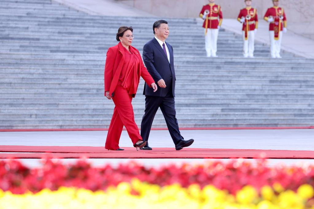 Xi y Xiomara Castro trazan rumbo de lazos entre China y Honduras en reunión histórica