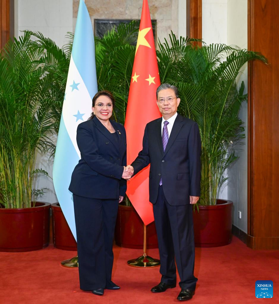 Máximo legislador chino se reúne con presidenta de Honduras