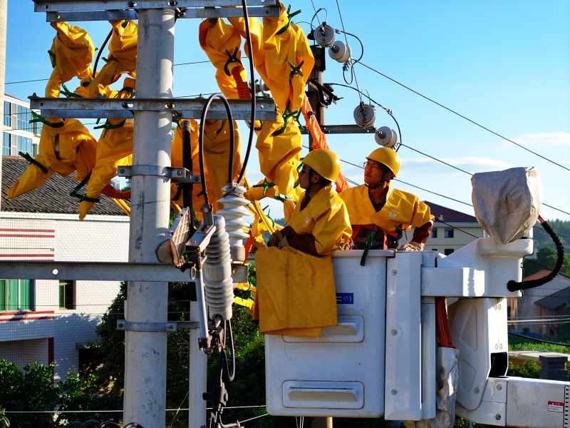 Hunan organiza por primera vez un mantenimiento centralizado en vivo de la red eléctrica a gran escala