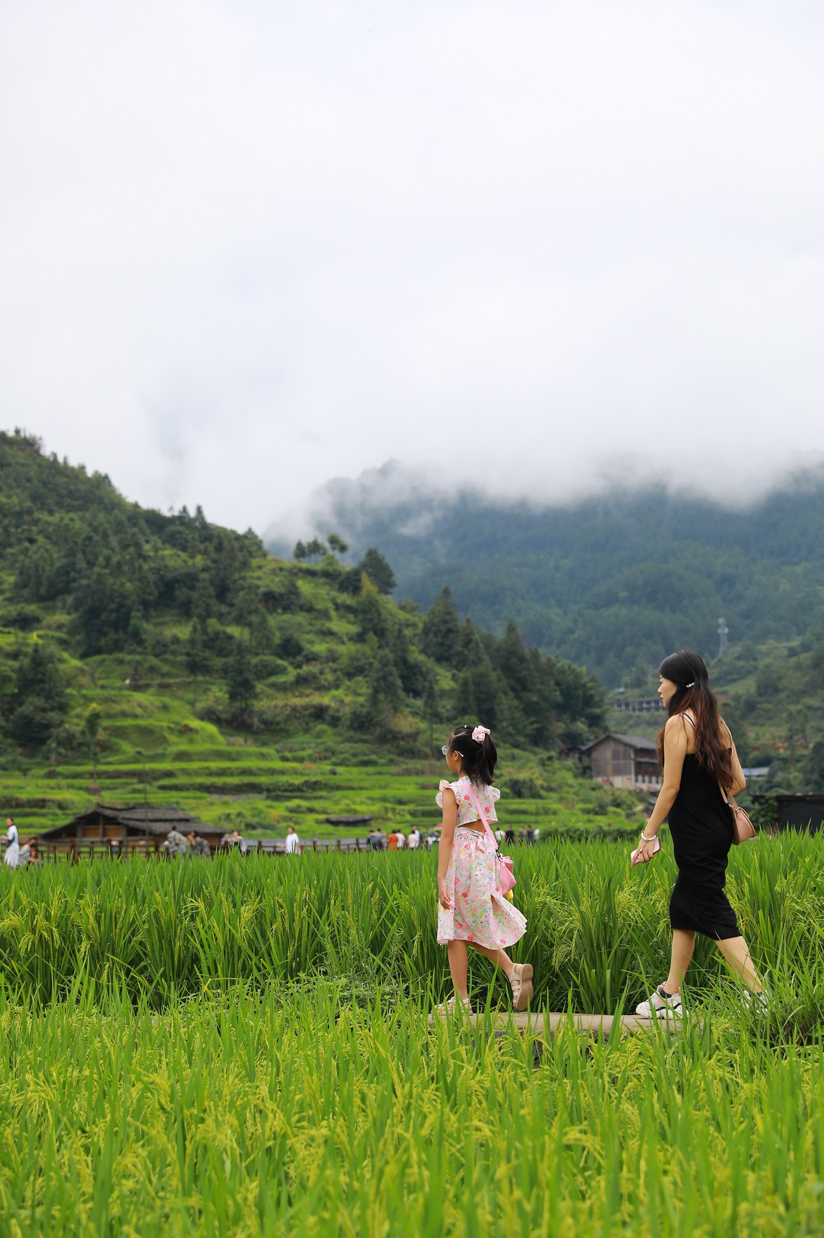 Una aldea de Guizhou recibe multitud de visitantes