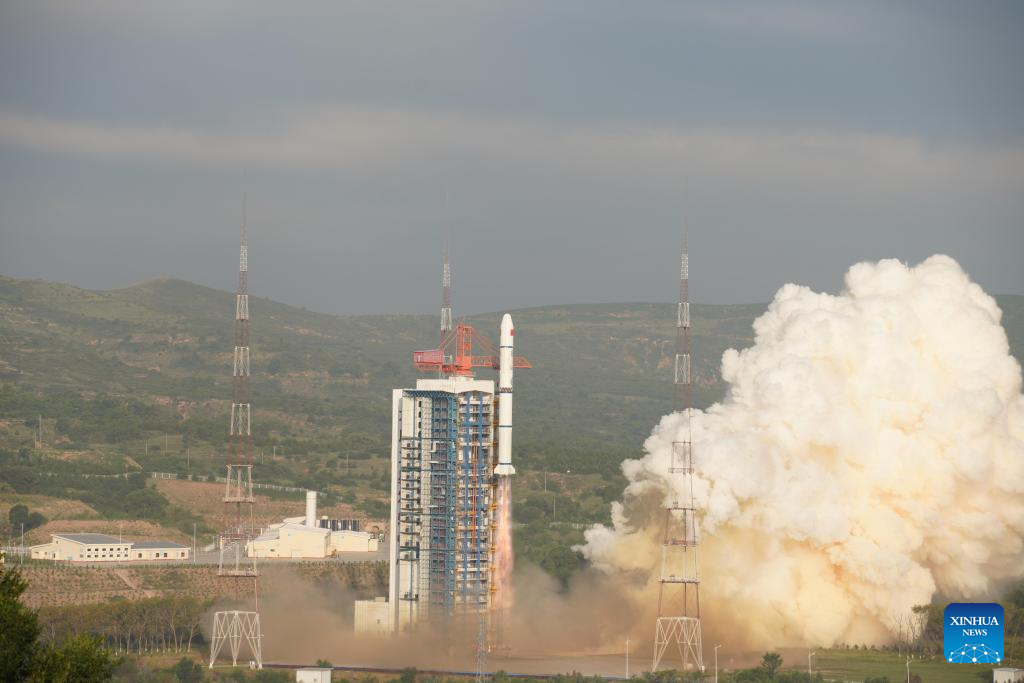 China lanza nuevo satélite para reducción de desastres