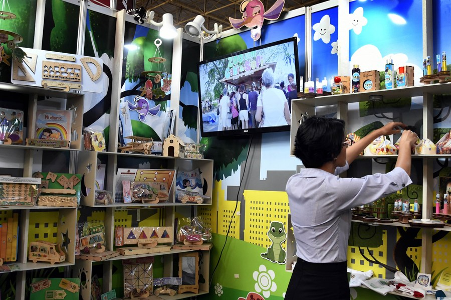 Imagen de archivo del 4 de noviembre de 2019 del estand de la cooperativa no agropecuaria Decorarte, en la XXXVII Feria Internacional de La Habana (FIHAV 2019) en el recinto ferial ExpoCuba, en La Habana, capital de Cuba. (Xinhua/Joaquín Hernández)