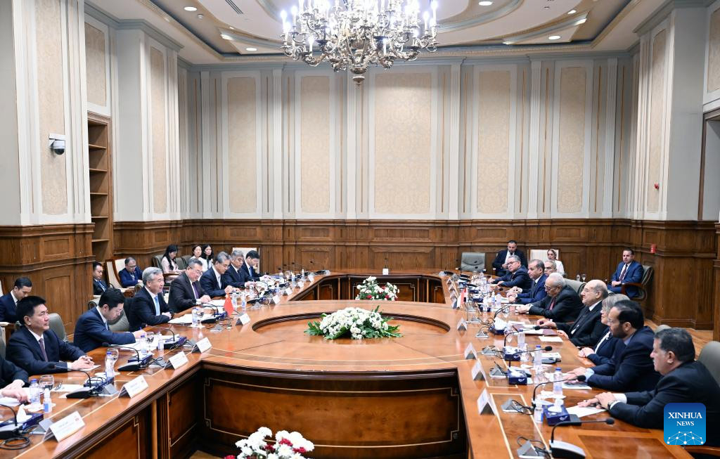China consolidará cooperación y confianza mutua con Egipto, según alto funcionario del PCCh