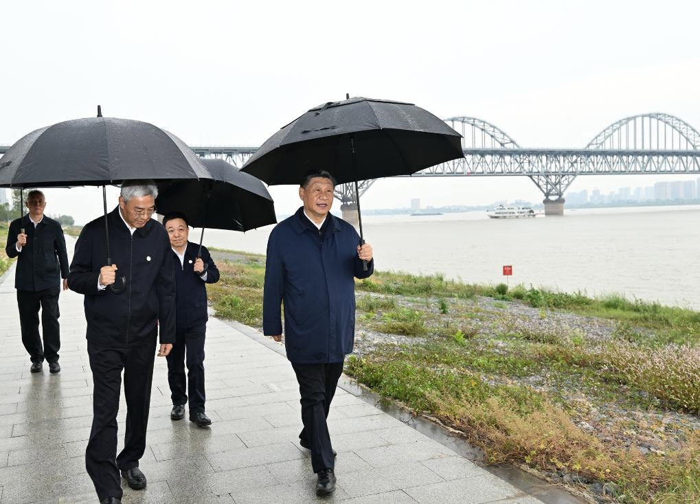 Xi inspecciona Jiujiang en provincia oriental china de Jiangxi