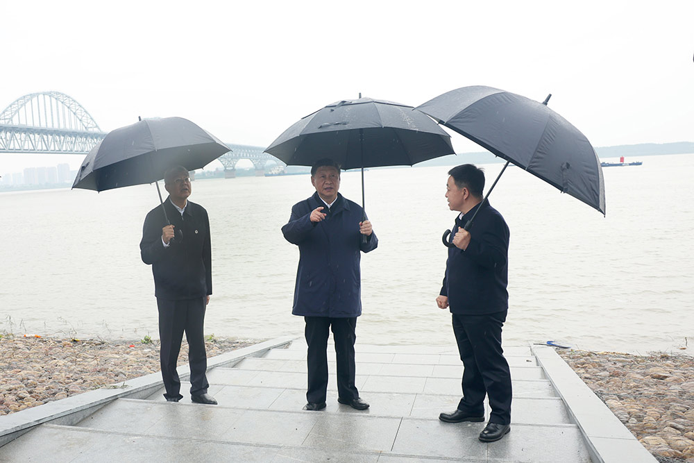 Xi inspecciona Jiujiang en provincia oriental china de Jiangxi