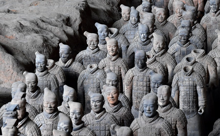 Vista parcial de los Guerreros de Terracota en el foso Número 1 del Museo del Mausoleo del Emperador Qinshihuang, en Xi'an, capital de la provincia noroccidental china de Shaanxi. (Xinhua/Liu Xiao)